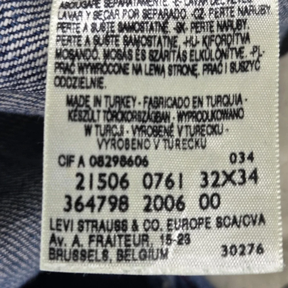 Vintage Levis Engineered Jeans Mens Blue Twisted Medium Wash Zip Fly Fits 32x28